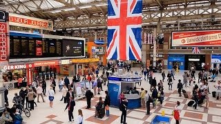 A Walk Through The London Victoria Station London England [upl. by Nayllij]